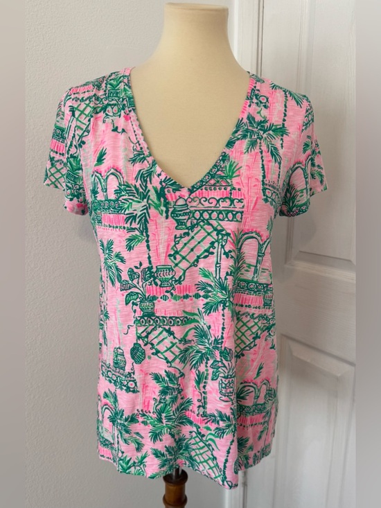 Lilly Pulitzer Tops - Lilly Pulitzer Etta V-Neck Top Mandevilla Baby Cotton Preppy Southern Medium